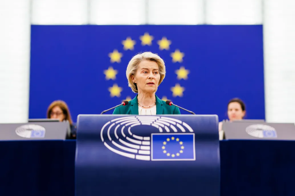 A szélsőbal és a szélsőjobb is feni a kést Von der Leyen ellen, de nem csak miattuk kell fél szemmel hátrapillantania