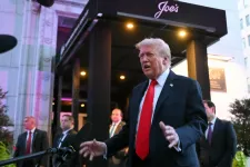 Trump azt akarja, hogy az EU akár 100 százalékos vámokkal büntesse Kínát és Indiát