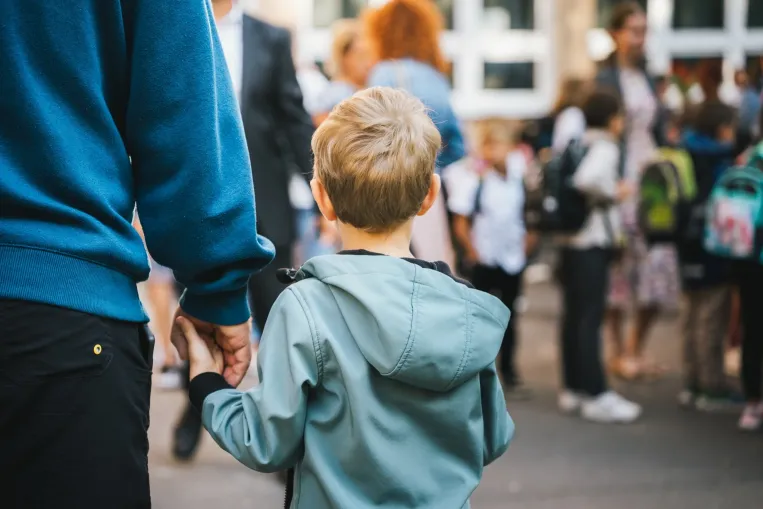 Egy tanévnyitós gyerekkép többet mond minden RMDSZ-es szónál
