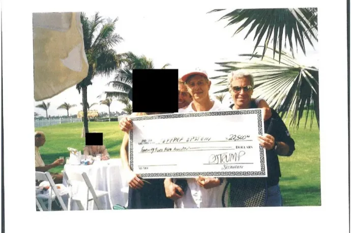 Előkerült egy fotó, ami arra utal, hogy Epstein 22 500 dollárért „eladott” egy nőt Trumpnak