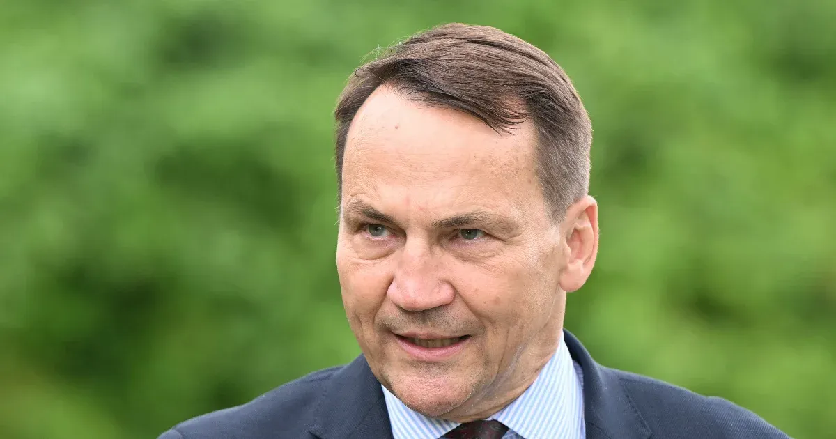 Sikorski Orbán Viktorhoz: Álljon ki az orosz agresszió ellen!