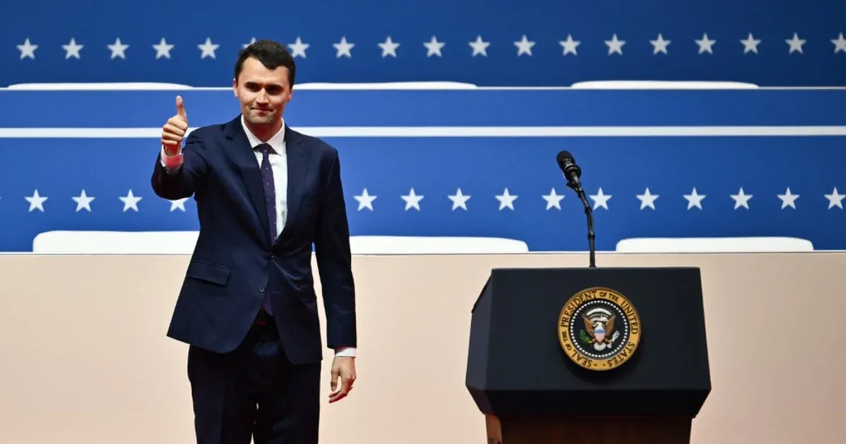 Egy utahi egyetem rendezvényén lőttek rá a trumpista aktivista Charlie Kirkre, Trump alelnöke imára hívta követőit