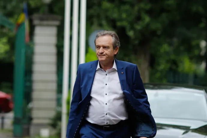 Falusi vegyesboltot működtető cégre vásárolt magának luxusjárgányt a PSD egyik erős embere