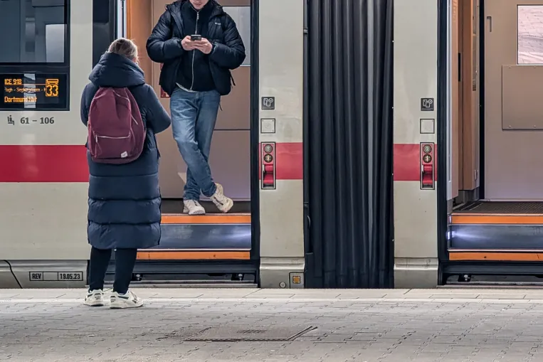 15 EU-s tagállam, köztük Magyarország is rábólintana a magánüzenetek kötelező megfigyelésére