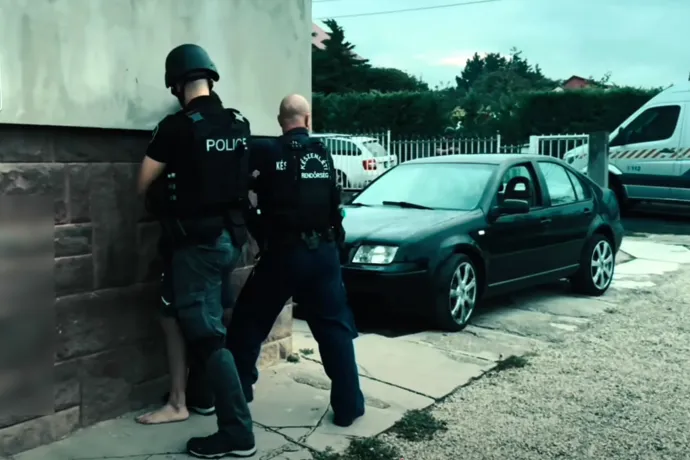 Balaton-parti ingatlanmaffia hat tagját tartóztatták le a rendőrök