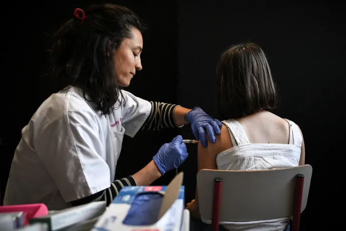 Fact-check: Tényleg növeli a petefészekrák előfordulási esélyét a HPV-vakcina?