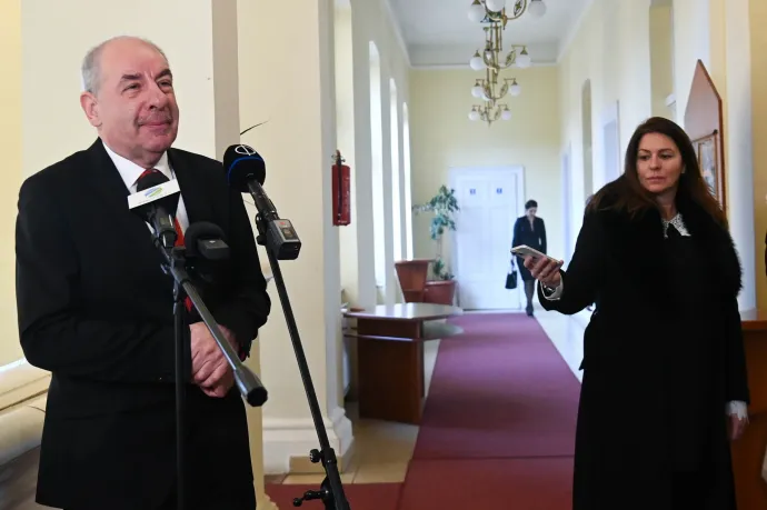 Már nem dolgozik a Sándor-palotában a Telexet selejtnek nevező kommunikációs igazgató