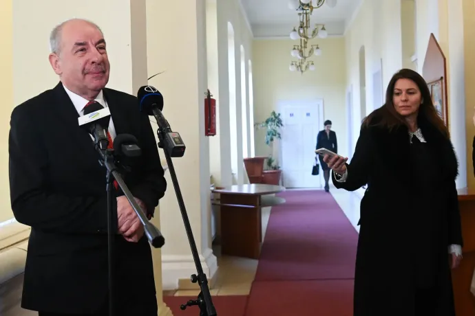 Már nem dolgozik a Sándor-palotában a Telexet selejtnek nevező kommunikációs igazgató