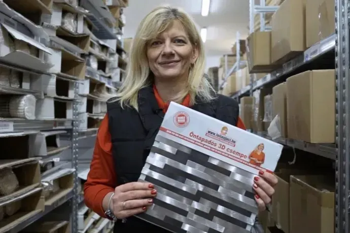 130 ezer rendelés után eladó a Fóliás Juci