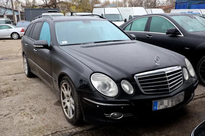 A Mercedes az átadás után lerobbant, Benjámin pert nyert, mégis ő fizetett 1,7 milliót a motorjavításért