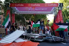 A kordont áttörő palesztinpárti tüntetők miatt törölték a Vuelta a España utolsó szakaszát