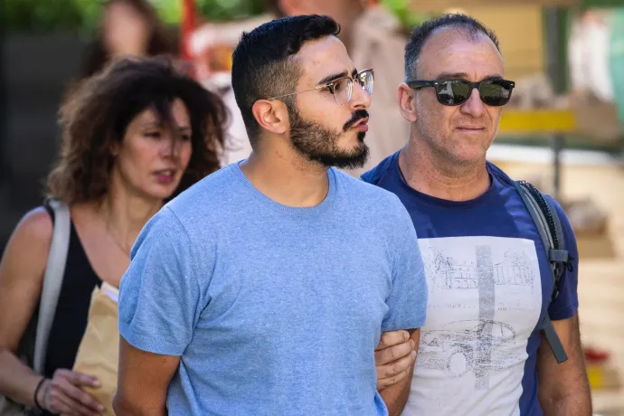 Elkapták a Tinder-csalót, aki 10 millió dollárnyi kárt okozott áldozatainak