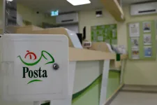 Megnyílt az első „drive-through” posta Magyarországon