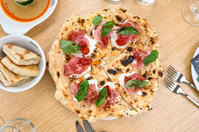 Pizza az Anyukám mondtától – Fotó: Mondovics Péter / Telex