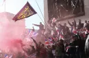 Óriástüntetés és zavargások közepette állt teljesen feje tetejére a brit politika
