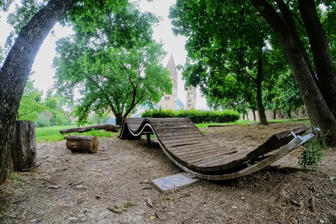 Az egyházhoz kerül az a pécsi belvárosi közpark, aminek a fejlesztésére 800 millió forintot ígér a kormány