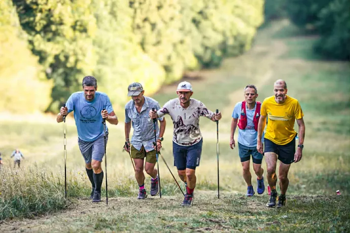 42 órán át ment fel-le a pécsi sípályán, hogy az Everest magasságának dupláját teljesítse