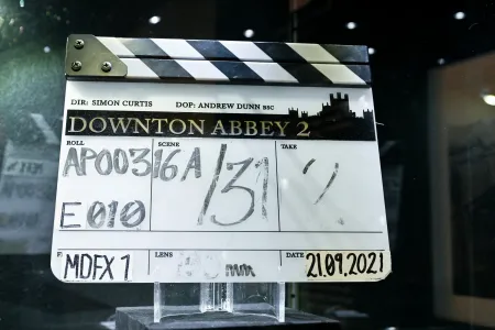 780 millió forintnyi összeget fizettek a Downtown Abbey sorozat tárgyaiért