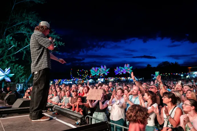 Néztem a telefonomon, hogy 30 millió forintot buktunk a fesztivállal, közben meg jöttek oda gratulálni