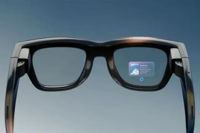 A Meta új Ray-Ban okosszemüvegébe egy kijelzőt is beépített