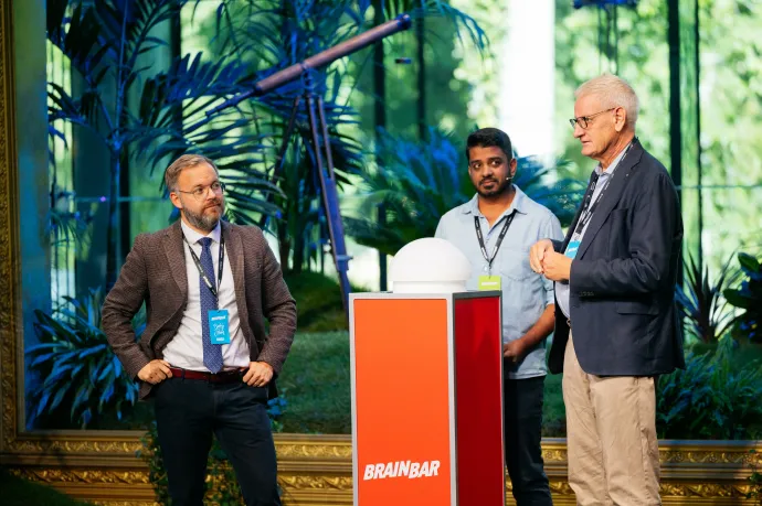 „Nektek” – szúrt oda a volt svéd kormányfő, amikor Orbán Balázs arról beszélt, az oroszok még mindig adnak el olcsó energiát Európának