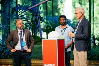 „Nektek” – szúrt oda a volt svéd kormányfő, amikor Orbán Balázs arról beszélt, az oroszok még mindig adnak el olcsó energiát Európának