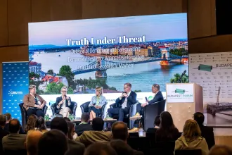 Virális posztokkal, MI-képekkel és deepfake-ekkel próbálhatják kijátszani a politikai pártok a Meta tiltását