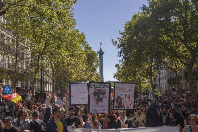 Félmillióan tüntettek Franciaországban