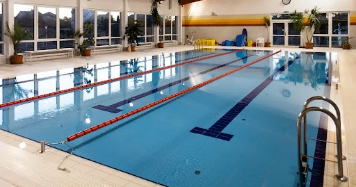 Tíz gyereket és egy tanárt vittek be a kórházba egy tatai iskolából