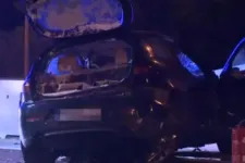 Meghalt a 23 éves sofőr, miután kisbusszal ütközött az M3-ason