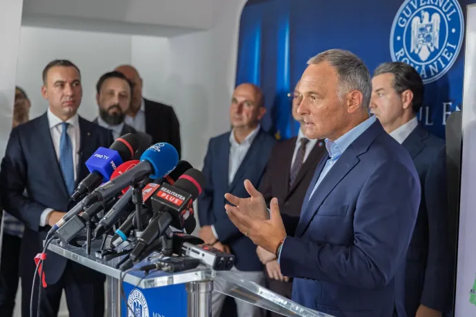 Borbély Károly a szeptember 2-án tartott sajtótájékoztatón arról beszélt, hogy a román energetikai szektornak új megoldásokra van szüksége – Fotó: Hidroelectrica / Facebook