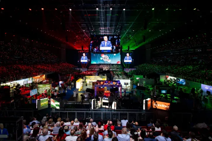 Lassan halad a toborzás, 56 ezren csatlakoztak eddig a Digitális Polgári Körök országos hálózatához