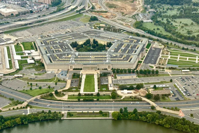 Engedélyhez köti a Pentagon, hogy mit írhatnak meg róla az újságok