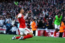 Utolsó pillanatos emeléssel hozta vissza a sírból a ManCity elleni meccsét az Arsenal