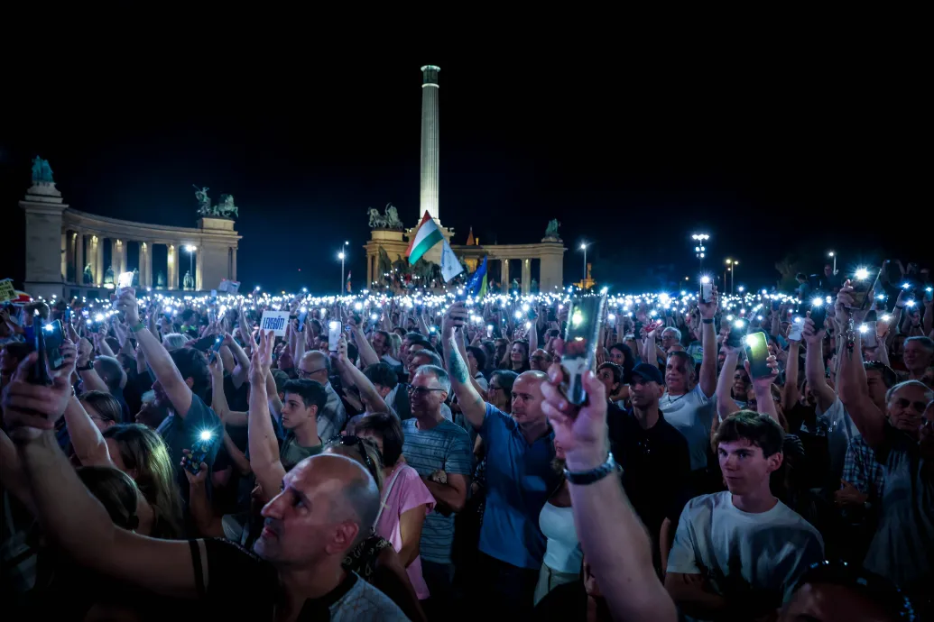 Massive protest held in Budapest against state-funded propaganda campaigns – Forrás: Telex.hu
