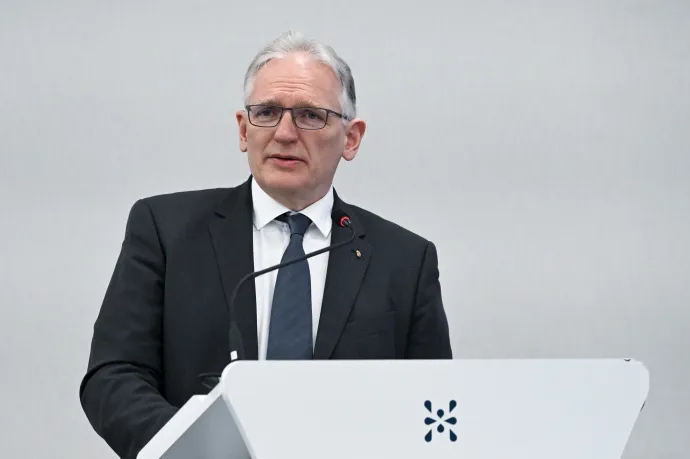 Megválasztotta a parlament ombudsmannak Juhász Imrét, az Alkotmánybíróság előző elnökét