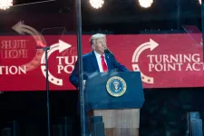 WaPo: Trump kormánya az autizmus kialakulásához kötne egy népszerű, paracetamol tartalmú gyógyszert