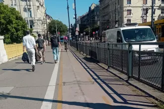 Gergely összetörte magát a fura anyagtól síkos Margit hídi bringaúton, mindenki mossa kezeit
