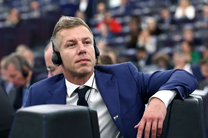 Magyar Péter, a Tisza Párt elnöke és EP-képviselője a magyar elnökség programjának bemutatásáról szóló vitán az Európai Parlament plenáris ülésén Strasbourgban 2024. október 9-én – Fotó: Frederick Florin / AFP