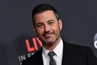 Visszatáncolt a Disney, mégsem szüntetik meg Jimmy Kimmel talkshow-ját