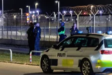 Azonosítatlan drónok miatt lezárták a koppenhágai és az oslói repülőteret