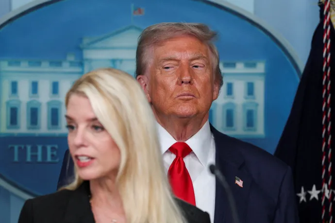 Trump példát statuálna a személyes ellenségének tartott volt FBI-igazgatóval