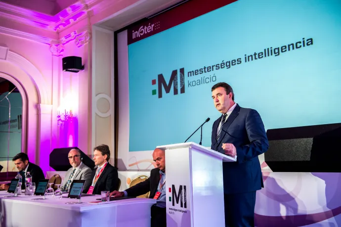 Palkovics László akkori innovációs és technológiai miniszter 2018 októberében jelentette be, hogy megalakult a Mesterséges Intelligencia Koalíció – Fotó: Botár Gergely / Kormany.hu