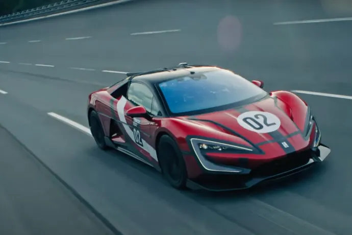 Egy kínai elektromos autó vette el a sebességi világrekordot a Bugatti Chirontól