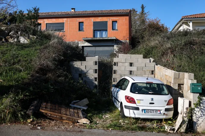 A család háza Cagnac-les-Mines-ben, ahonnan Delphine eltűnt – Fotó: Charly Triballeau / AFP