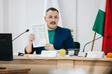 Nem összeférhetetlenek Vitézyék képviselőjének tisztségei a Fővárosi Közgyűlés bizottsága szerint
