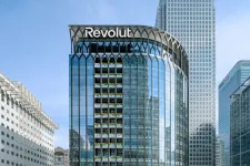 A Revolut azt tervezi, hogy év végére már a fizetésünket is kérhessük a náluk vezetett számlánkra