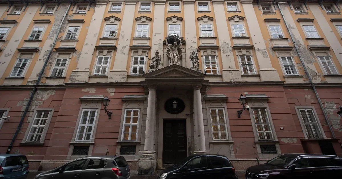 Budapest Pénzügyi Válsága: Átvilágítási Eredmények és A Kormány Megállapításai Budapest Pénzügyi Válsága: Átvilágítási Eredmények és A Kormány Megállapításai