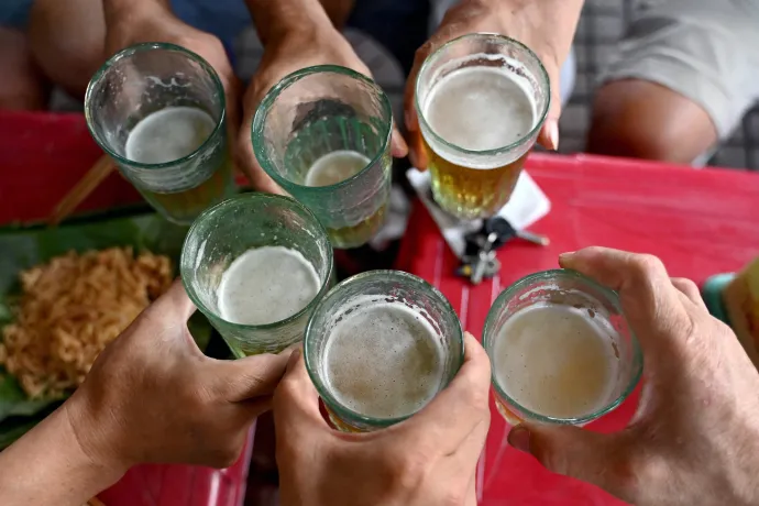 Már a minimális alkoholfogyasztás is növelheti a demencia kockázatát
