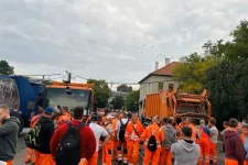 Mohu Budapest: Néhány száz munkavállaló kezdett vadsztrájkba